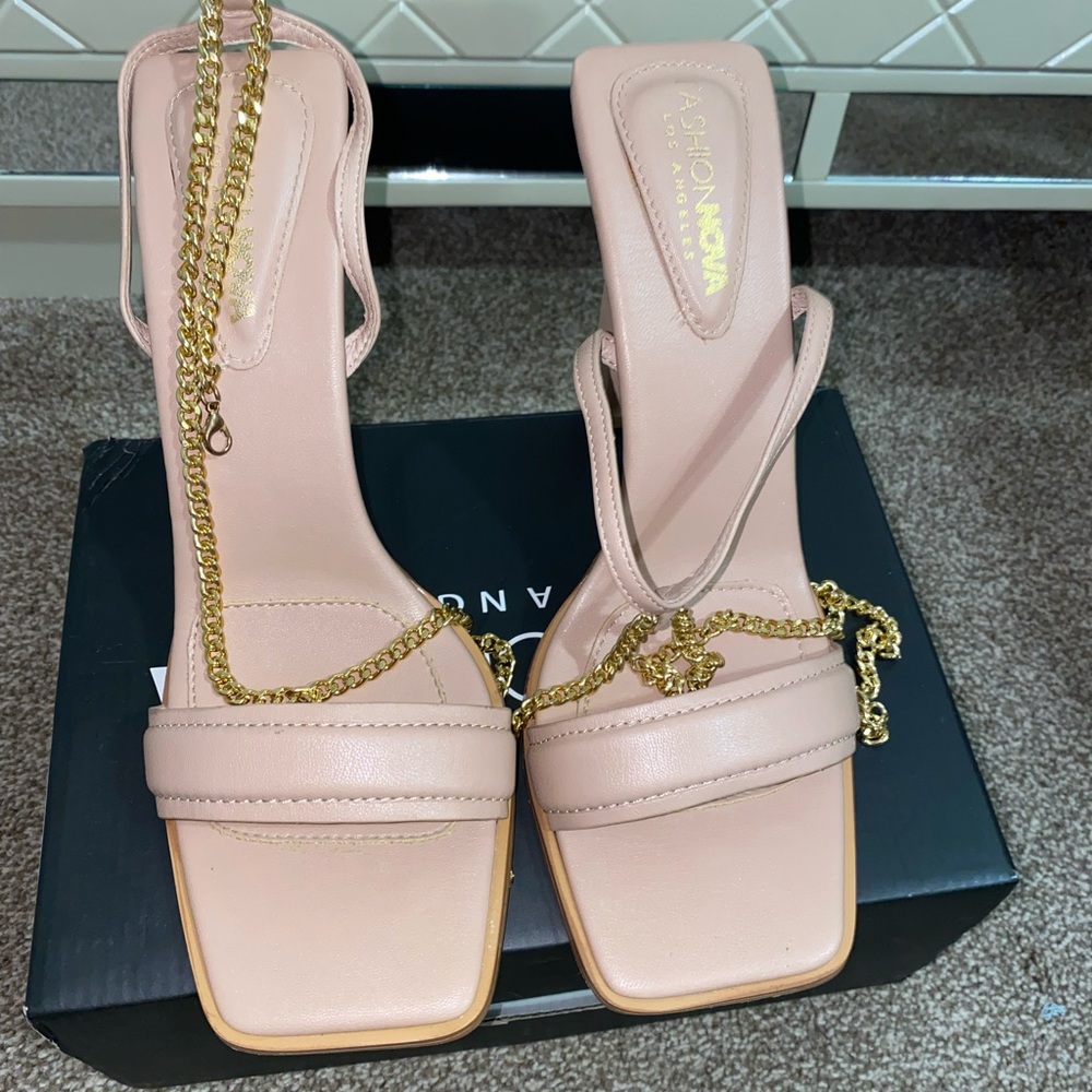 Square toe chain heels